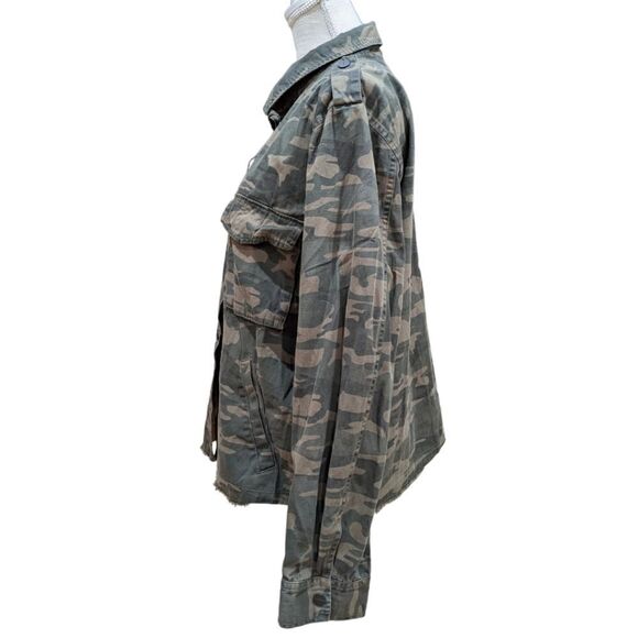 Sanctuary Women's Army Green Camo Button Snap Jacket Raw Hem Size L - Picture 5 of 13
